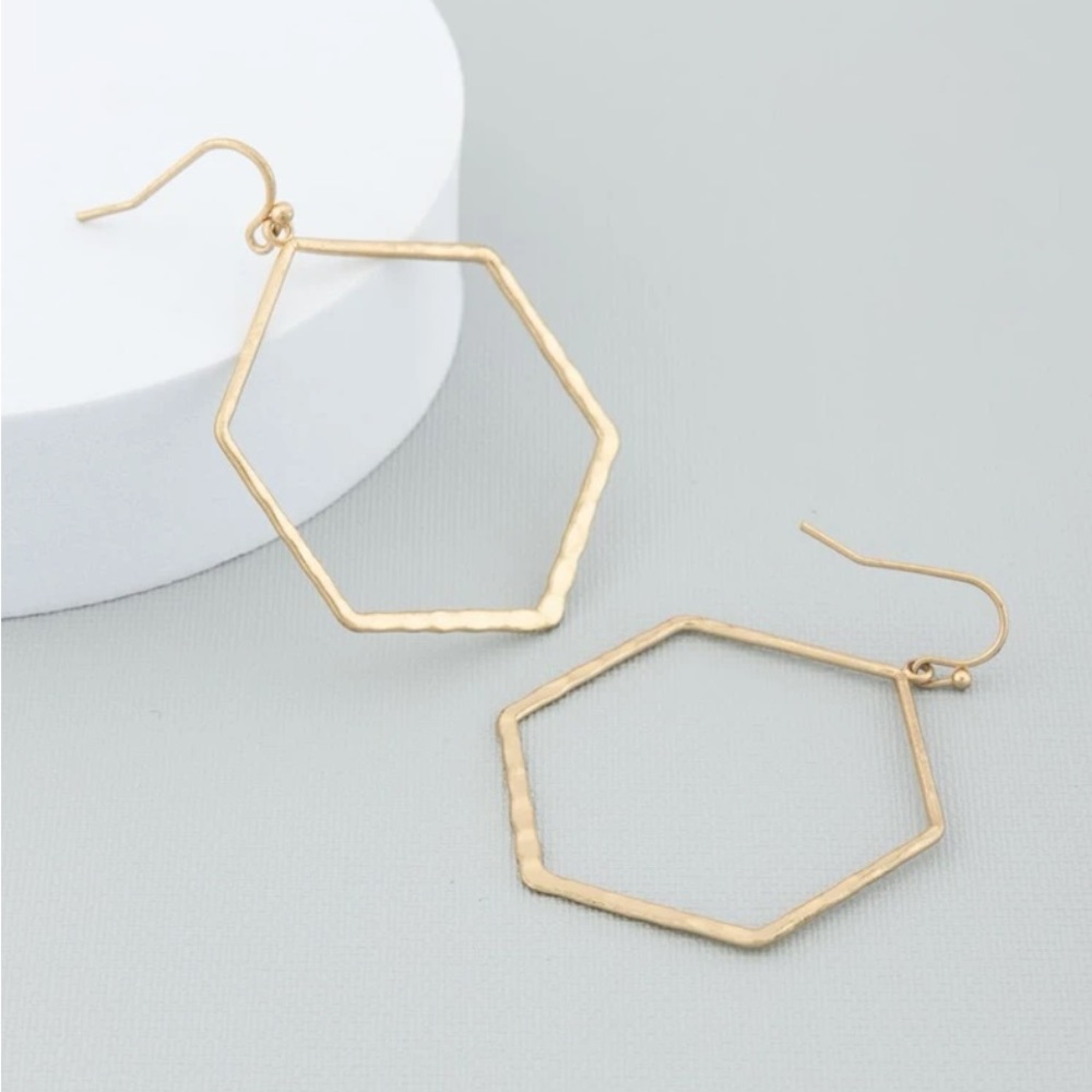 Geometric shaped earring - Picture 2 of 5